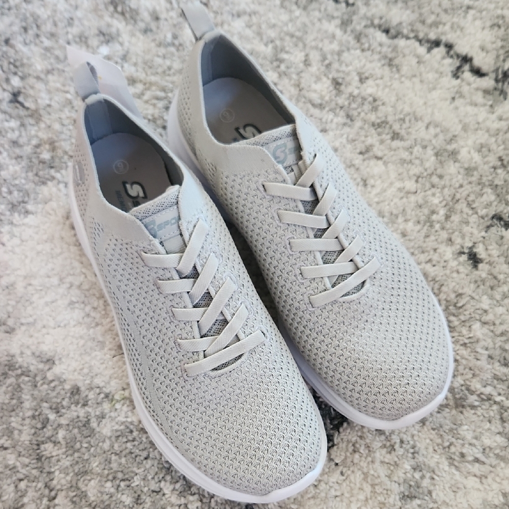 Skechers Women's Light Gray Sneakers, Size 9